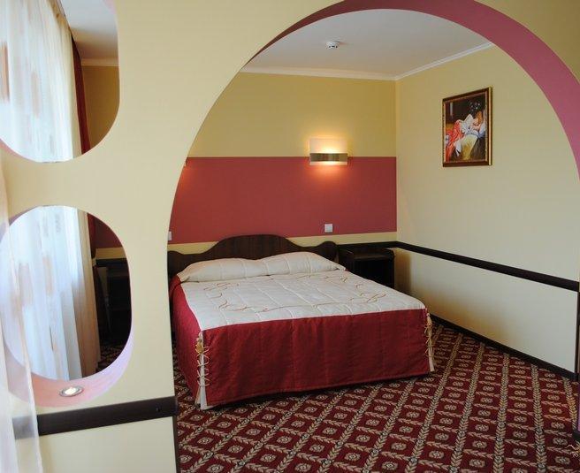 Rassvet Hotel Dnipro Room photo