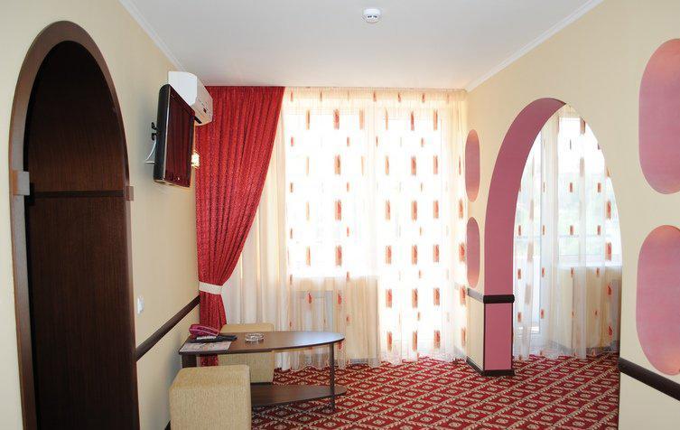 Rassvet Hotel Dnipro Room photo